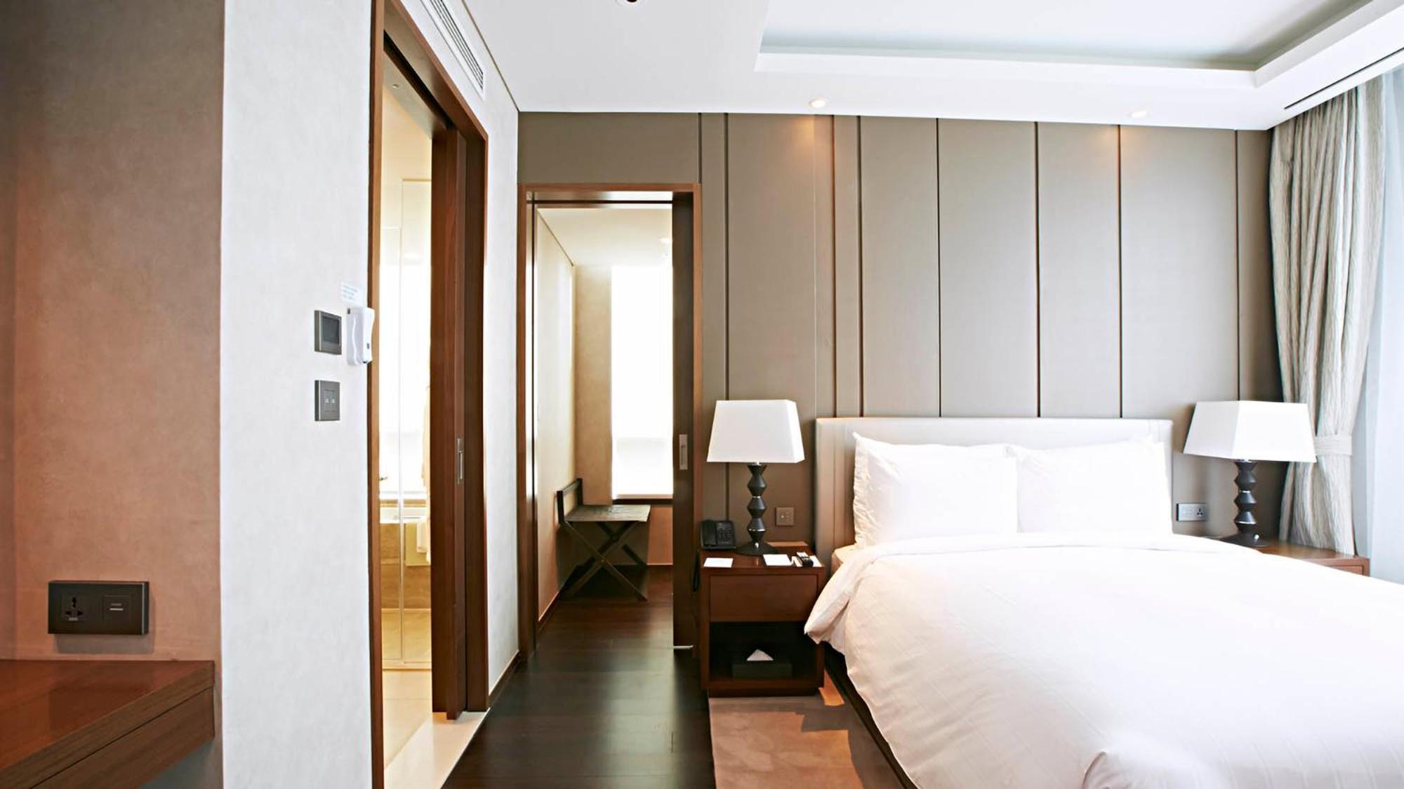 Lotte Myeongdong Hotel
